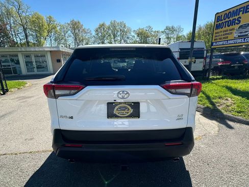 Used 2023 Toyota RAV4 LE AWD/4WD image 6
