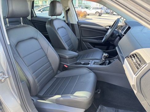 Used 2022 Volkswagen Jetta SE w/ Panoramic Sunroof Package FWD image 35