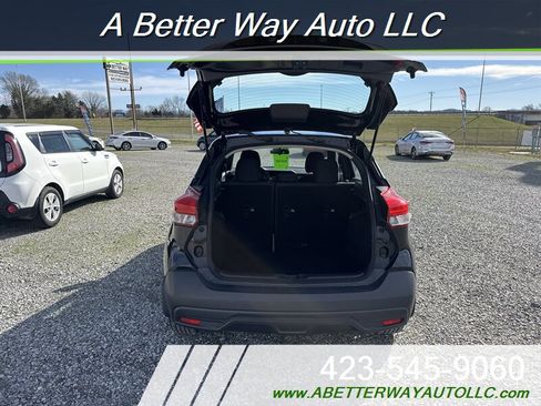 Used 2019 Nissan Kicks S FWD image 13