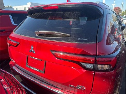 Used 2025 Mitsubishi Outlander SEL image 3