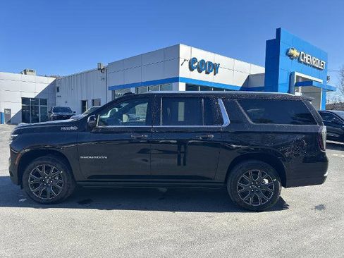 New 2026 Chevrolet Suburban High Country AWD/4WD image 7
