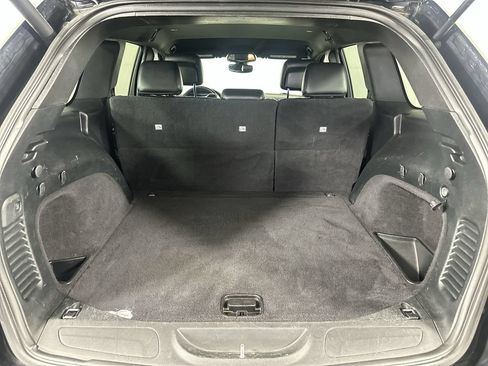 Used 2018 Jeep Grand Cherokee Altitude AWD/4WD image 26