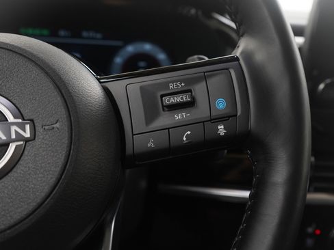 Used 2024 Nissan Pathfinder Platinum image 29