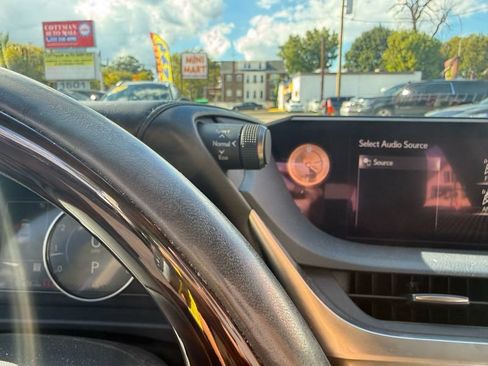 Used 2019 Lexus ES 350 w/ Premium Package FWD image 41
