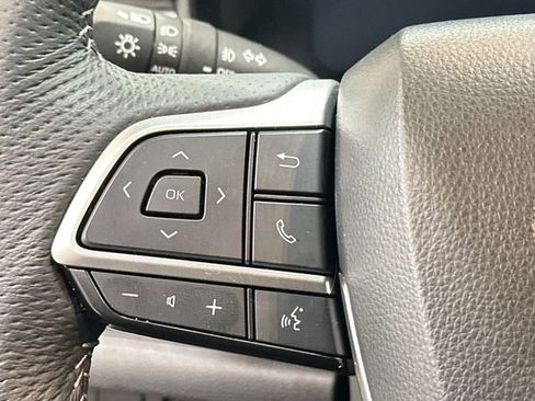 Used 2025 Toyota Sienna Limited image 17