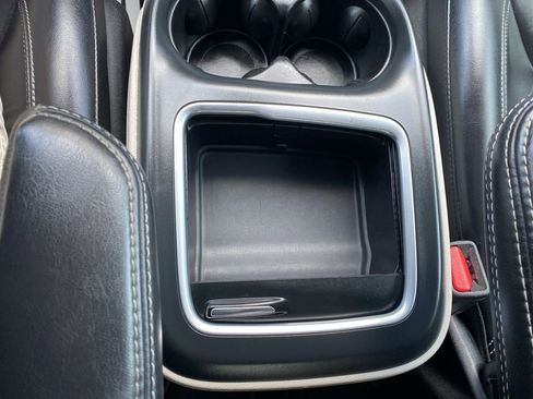 Used 2023 Chrysler Pacifica Touring-L FWD image 23