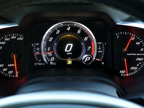 Used 2016 Chevrolet Corvette Stingray Coupe w/ 2LT Preferred Equipment Group image 28