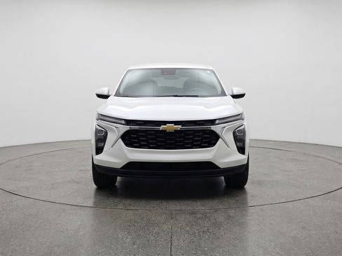 Used 2025 Chevrolet Blazer LT image 2