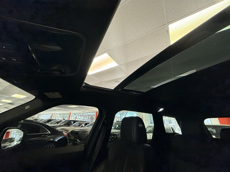 Used 2017 Land Rover Range Rover Sport HSE AWD/4WD image 32