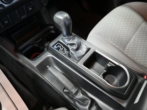 Used 2022 Toyota Tacoma SR image 19