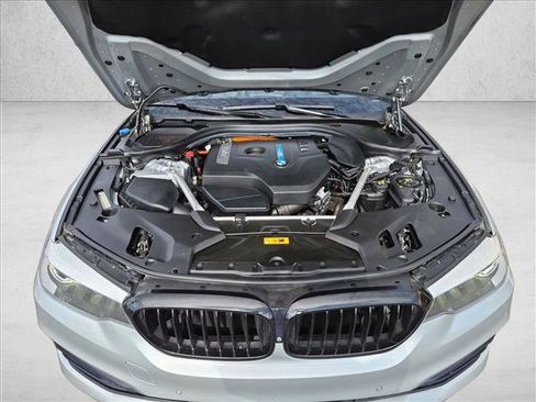 Used 2019 BMW 530e w/ Convenience Package RWD image 24