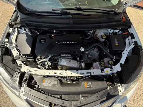 Used 2017 Chevrolet Volt LT w/ Comfort Package FWD image 23