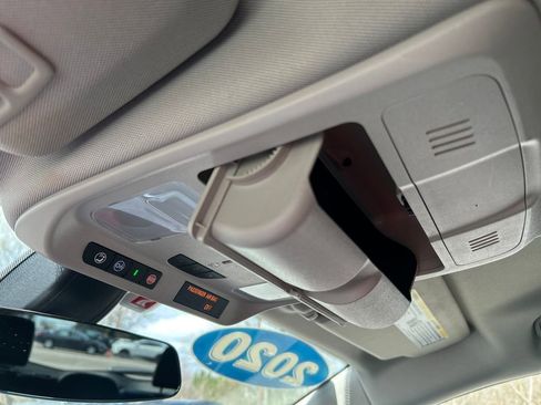 Used 2020 Buick Envision Essence FWD image 31