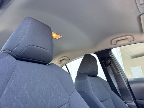 Used 2021 Toyota Corolla LE w/ LE Convenience Package FWD image 16