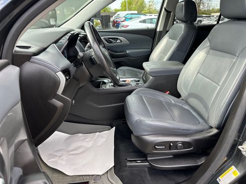 Used 2021 Chevrolet Traverse LT w/ LPO, 'HIT The Road' Package AWD/4WD image 19
