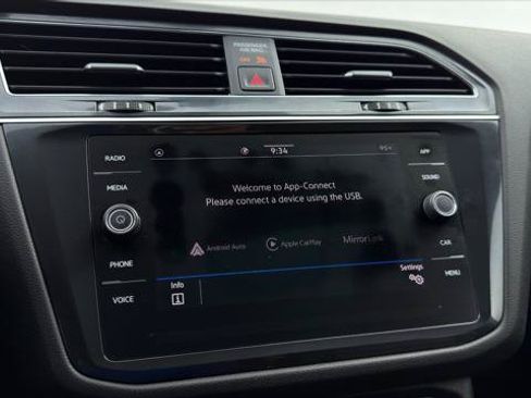 Used 2021 Volkswagen Tiguan SE R-Line FWD image 33