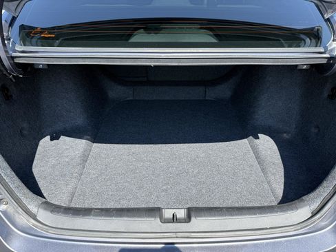 Used 2018 Honda Accord Touring image 19