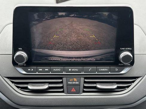 Used 2019 Nissan Altima 2.5 SR FWD image 6