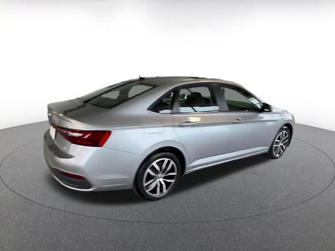 Used 2025 Volkswagen Jetta SE image 13