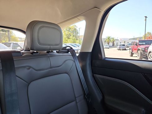 New 2026 Lincoln Corsair Premiere image 6