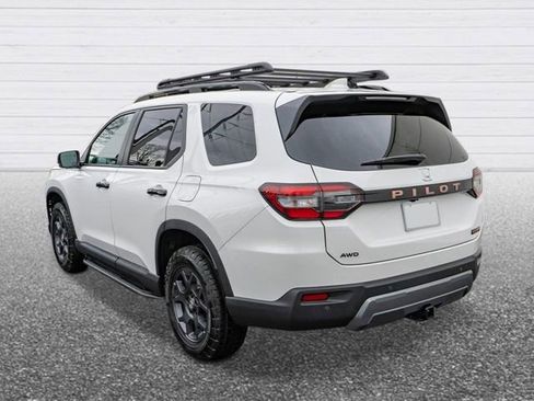 New 2026 Honda Pilot TrailSport image 3