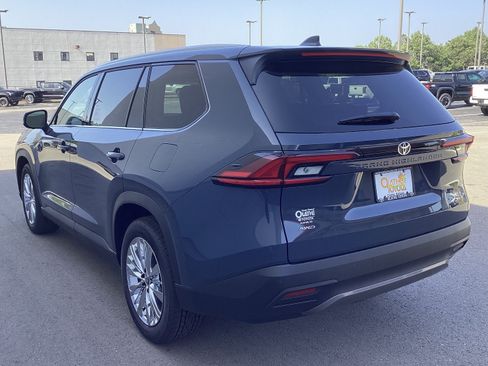 New 2026 Toyota Grand Highlander AWD image 38