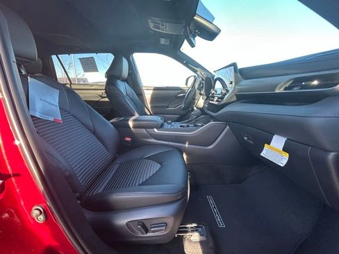 Used 2026 Toyota Highlander XSE image 27