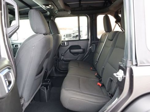 Used 2022 Jeep Wrangler Unlimited Sport image 23