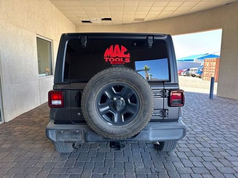 Used 2021 Jeep Wrangler Unlimited Sport AWD/4WD image 3
