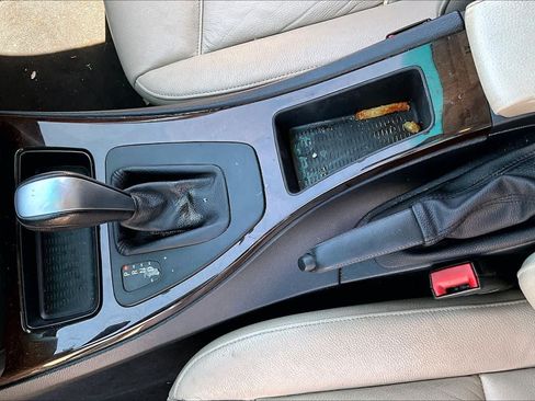 Used 2011 BMW 335i xDrive Sedan AWD/4WD image 15