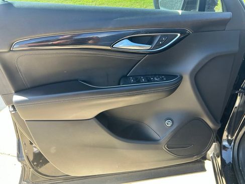 Used 2022 Buick Envision Preferred FWD image 3