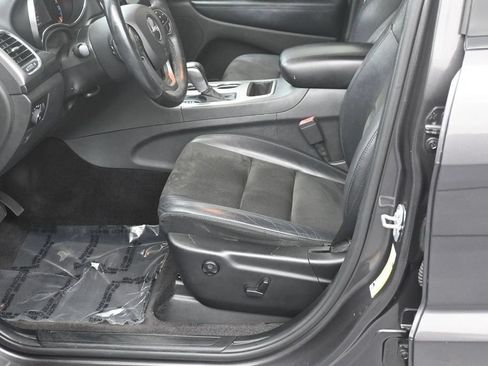 Used 2019 Jeep Grand Cherokee Altitude RWD image 10
