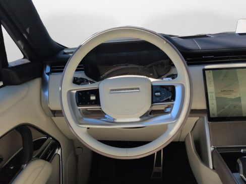 New 2026 Land Rover Range Rover Long Wheelbase SE AWD/4WD image 10