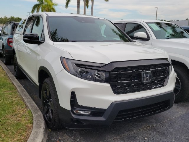 Used 2025 Honda Ridgeline Black Edition image 2