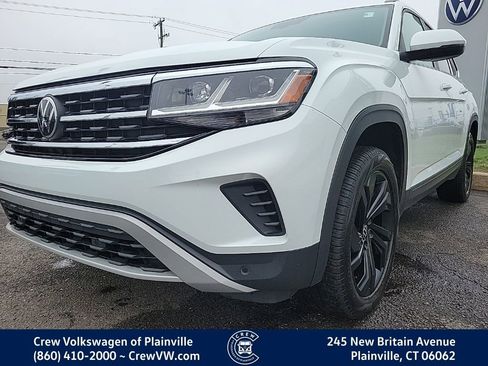 Certified 2023 Volkswagen Atlas SE w/ Black Wheel Package image 24
