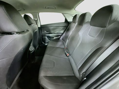 Used 2021 Hyundai Elantra SE FWD image 26