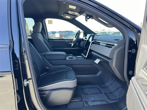 New 2026 GMC Sierra EV Elevation image 29