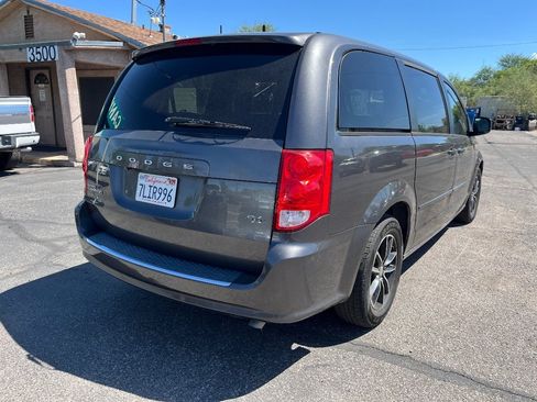 Used 2016 Dodge Grand Caravan R/T w/ Driver Convenience Group FWD image 3