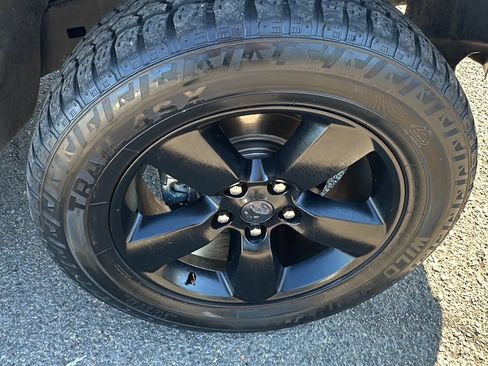 Used 2015 RAM 1500 ST AWD/4WD image 14