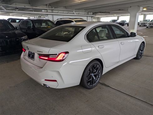 New 2026 BMW 330i Sedan image 4