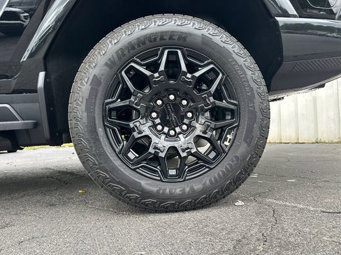 New 2026 GMC Hummer EV 4x4 Crew Cab image 20