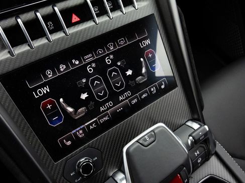 Used 2023 Lamborghini Urus Performante image 37