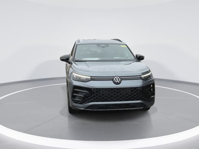 New 2026 Volkswagen Tiguan SE R-Line FWD image 7