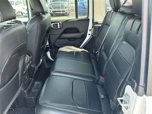 Used 2022 Jeep Wrangler Unlimited Sahara w/ Cold Weather Group image 14