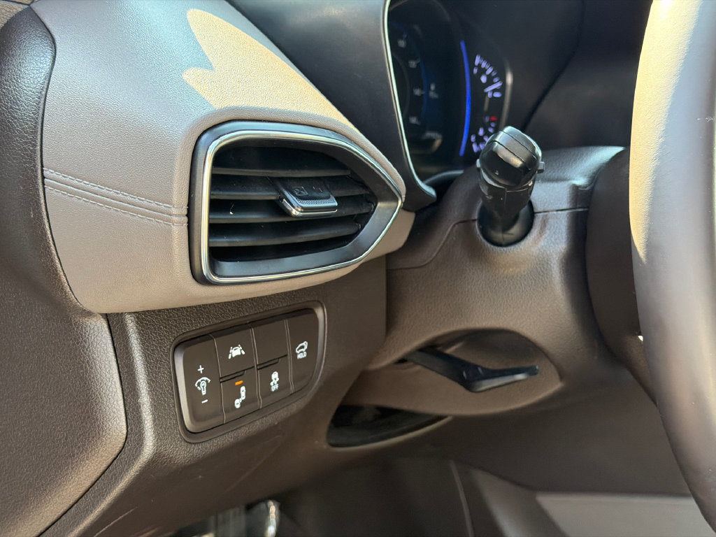 Used 2020 Hyundai Santa Fe SEL w/ Convenience Package FWD image 17