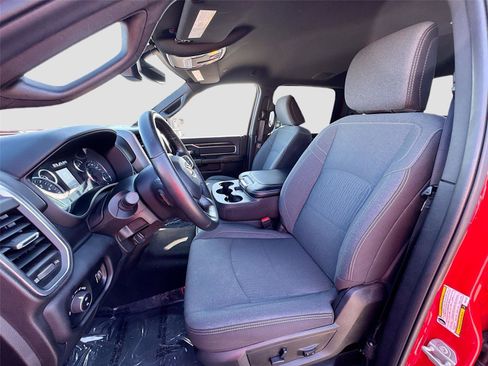 Used 2024 RAM 2500 Big Horn w/ Sport Appearance Package image 20