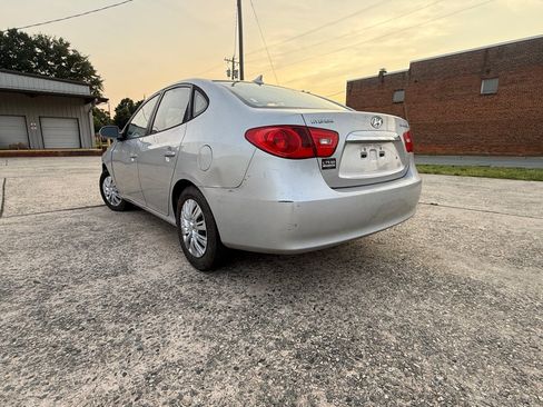Used 2010 Hyundai Elantra GLS FWD image 6