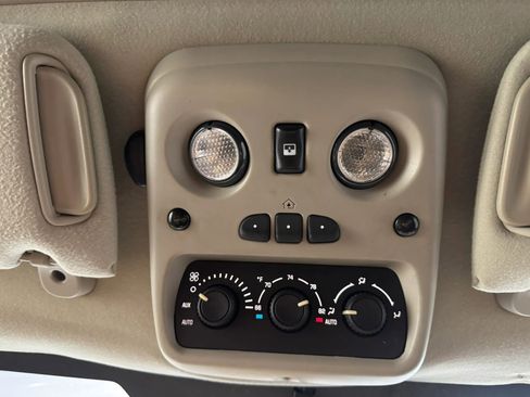 Used 2005 Chevrolet Tahoe Z71 w/ Preferred Equipment Group AWD/4WD image 23