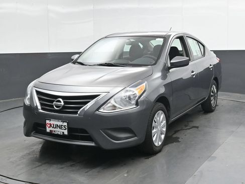 Used 2019 Nissan Versa SV FWD image 8