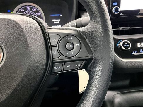 Used 2022 Toyota Corolla LE FWD image 25